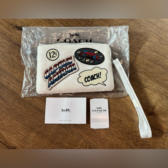 COACH-NWT Limited Edition (Marvel Comics) Leather Captain America